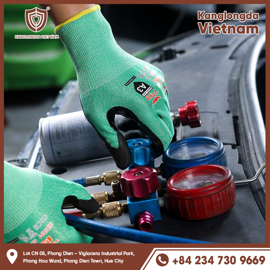 Thin, stretchy gloves support precise and flexible pressure measurement.