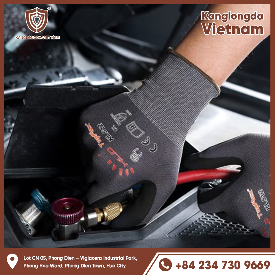 Flexible gloves, protect and support operations in the car.