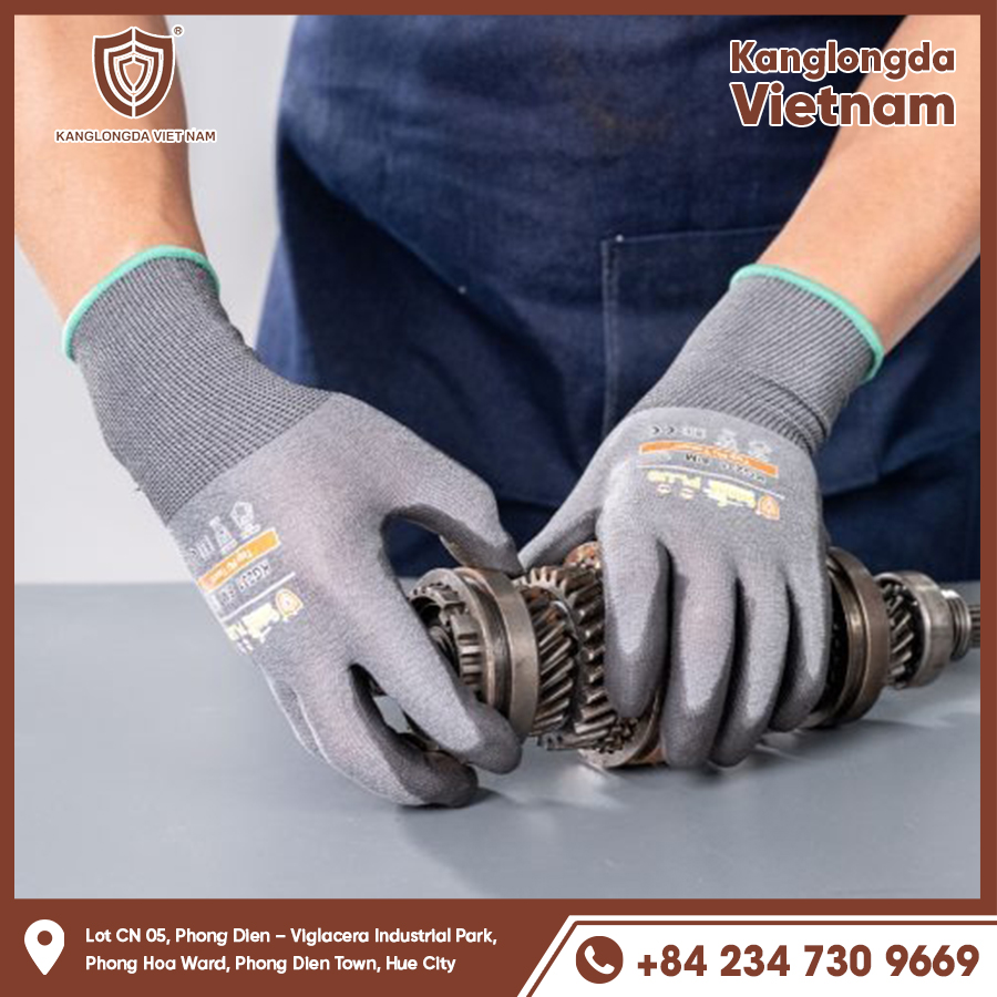 Flexible, grease-resistant gloves protect hands when repairing machines.