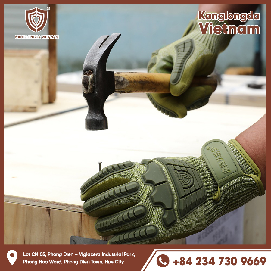 Thick padded gloves, handles for a secure and safe grip.
