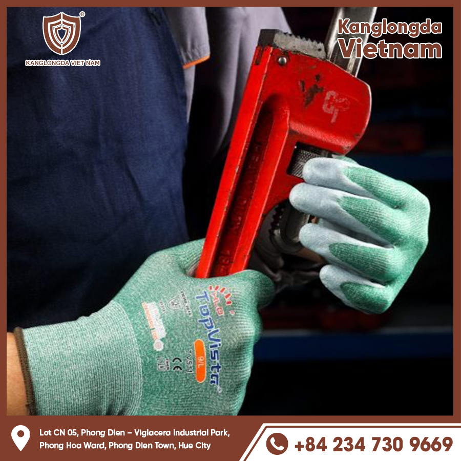Non-slip gloves, hug the hand to support a firm grip on the wrench.
