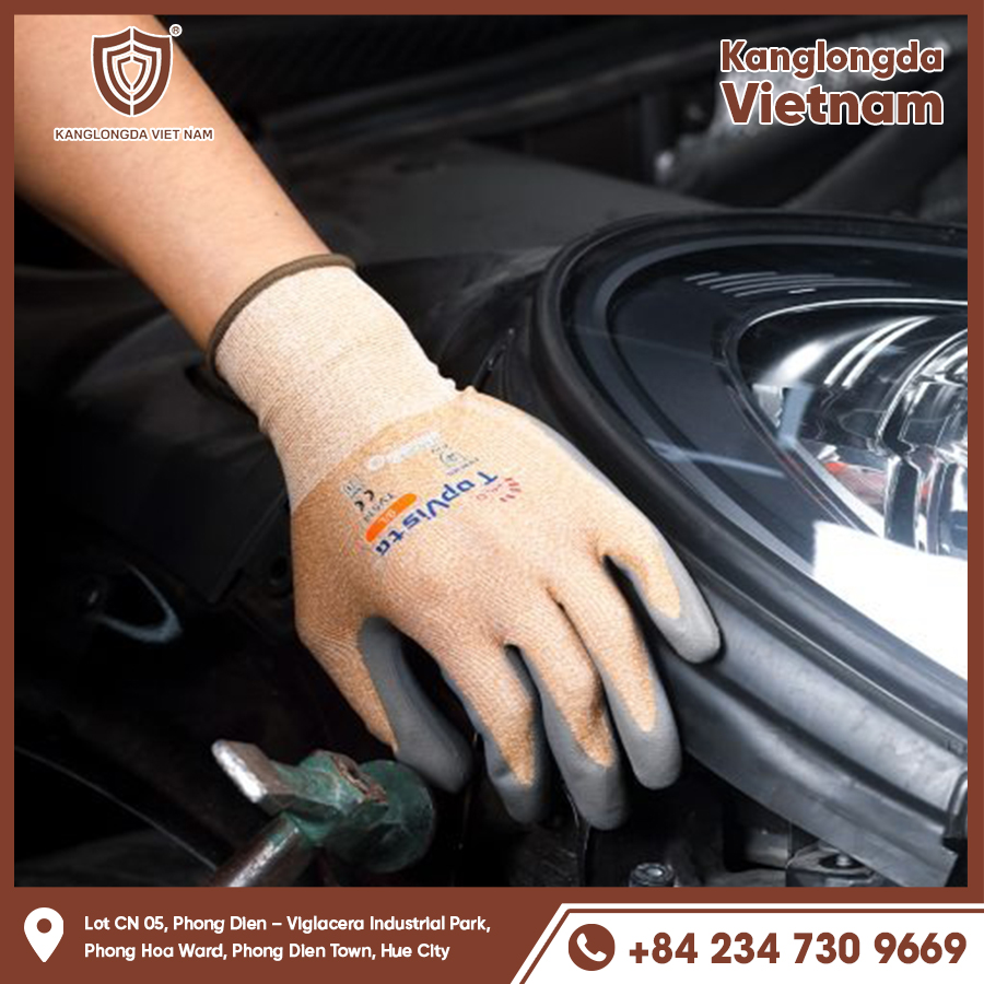 Thick padded gloves reduce shock when holding the hammer and prevent hand slippage.