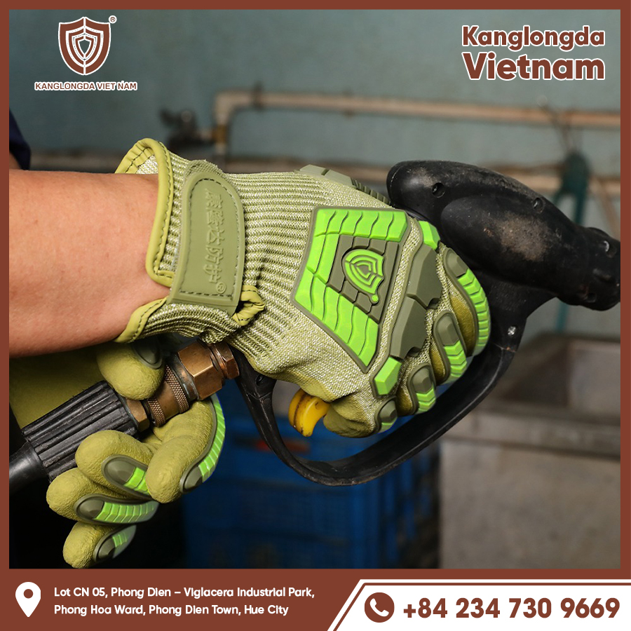 Waterproof gloves, support to hold the water nozzle effectively.