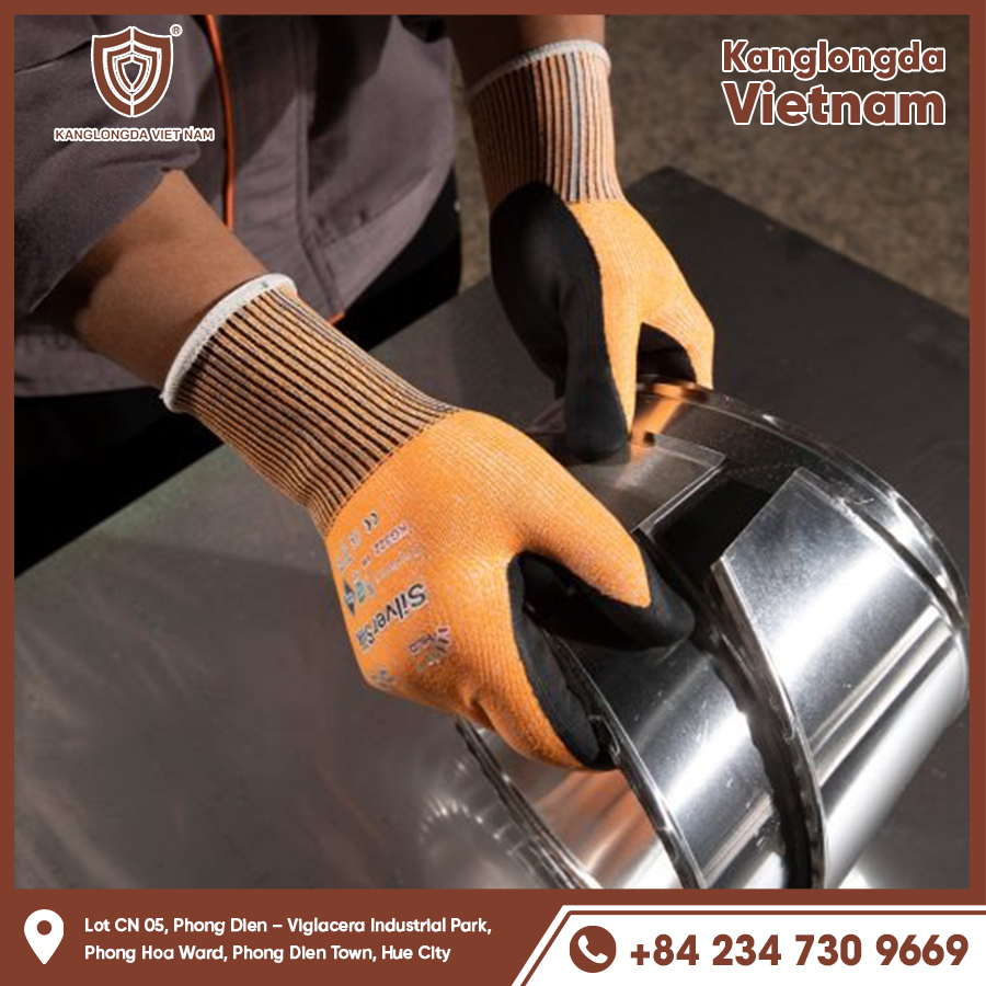 Anti-slip and impact resistant gloves, hold the iron piece firmly in hand