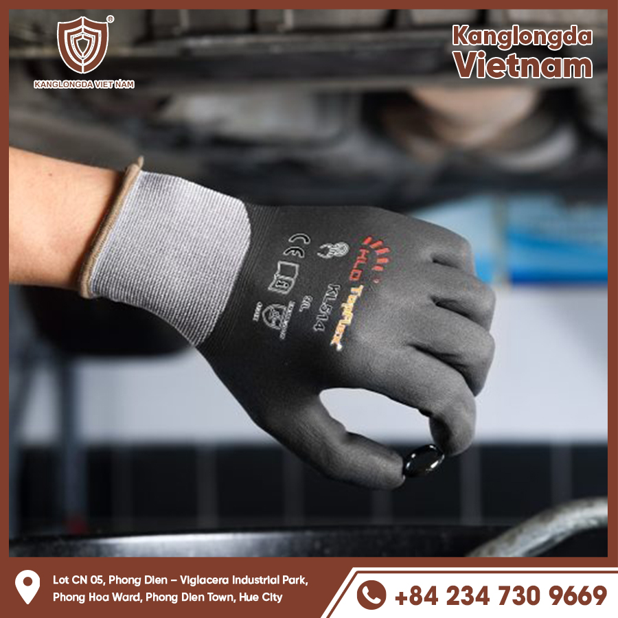 Oil-resistant and anti-slip gloves help to open the oil tank under the car safely.