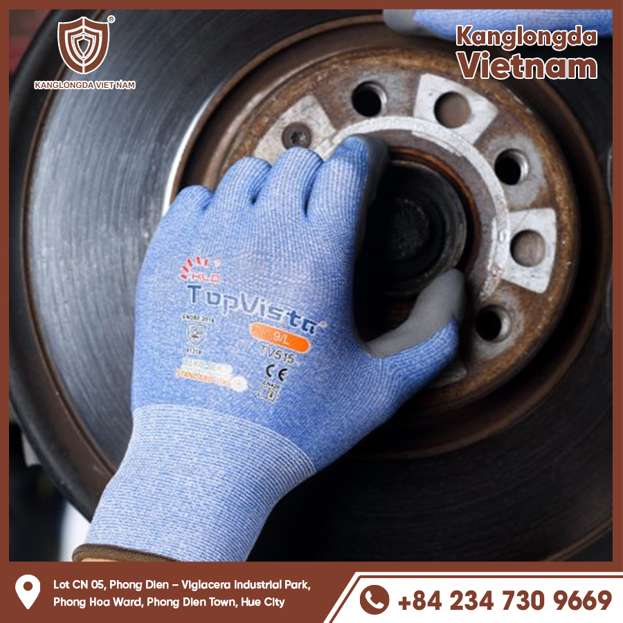 Thick padded gloves, abrasion resistant when holding sharp iron pieces.