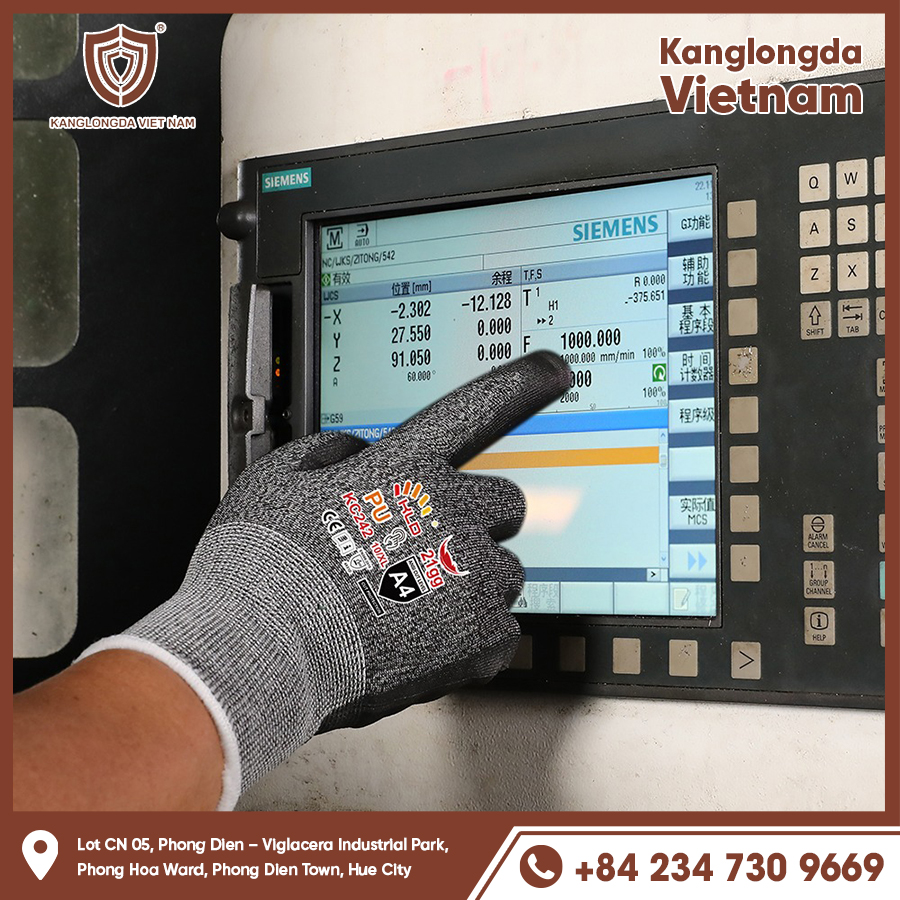 Touchscreen gloves for pressing controls – precise operation without removing gloves.